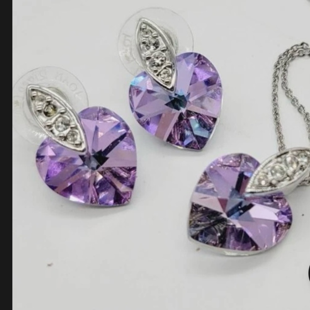 Elegant Joan Rivers purple Heart Pendant Necklace and Earring Set.